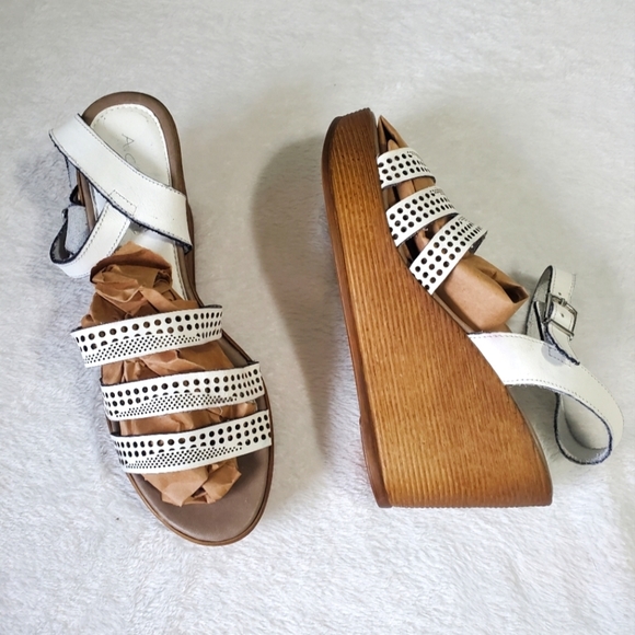 Italian Leather Wedge Sandals - Picture 2 of 11